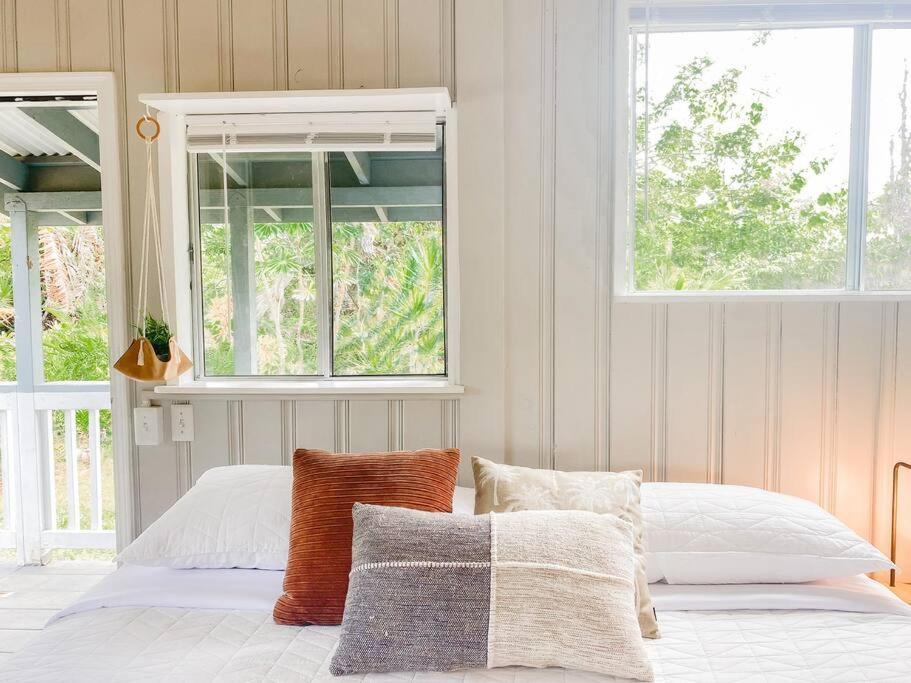 Monstera Bungalow, Spacious, King Bed, Big Kitchen Keaau Exterior photo